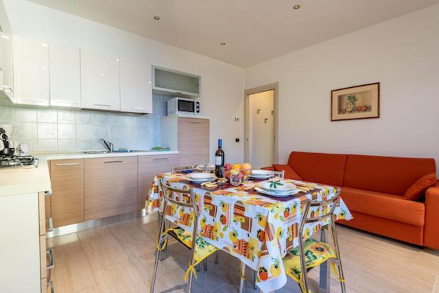 Casa Matisse Lägenhet Pianello Del Lario Exteriör bild