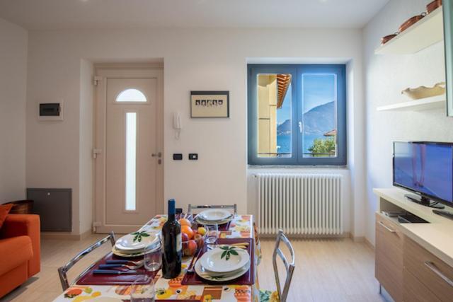 Casa Matisse Lägenhet Pianello Del Lario Exteriör bild